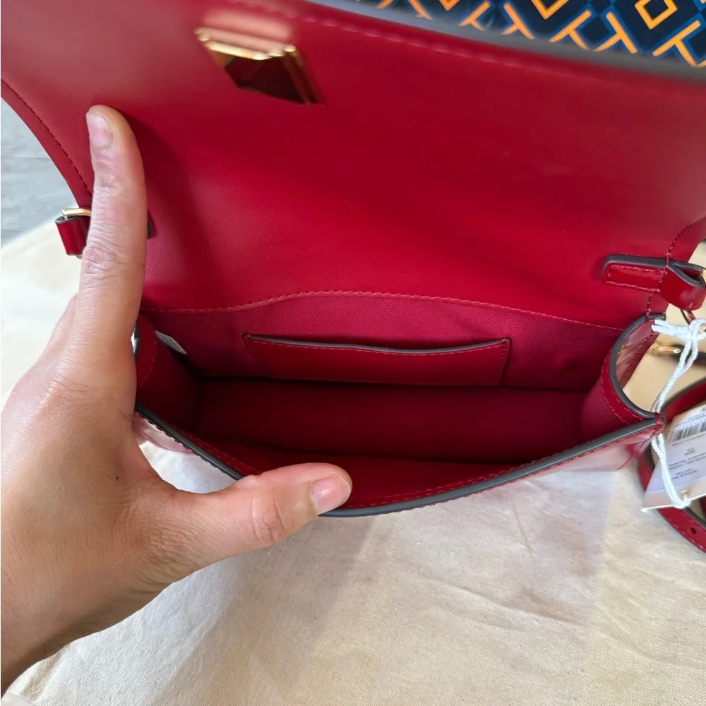 New, authentic tory burch Emerson patent mini crossbody red - Picture 9 of 13